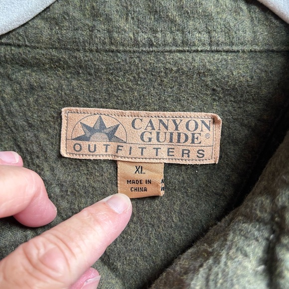 Canyon Guide Outfitters button down flannel. Olive/Army green. Soft. Rugged. XL - Picture 8 of 11